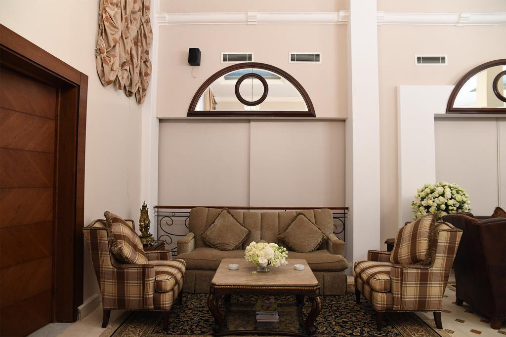 Colibri Hotel ブロウマナ エクステリア 写真